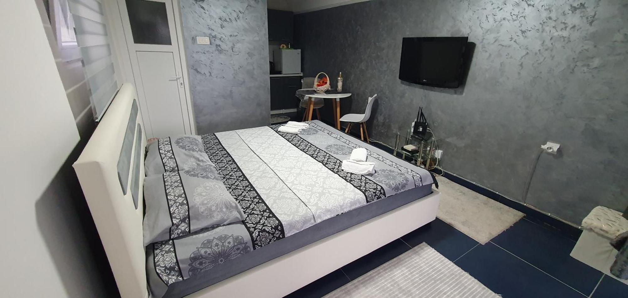 Cozzy Apartment Near The Aiport Podgorica Mitrovici  Exterior foto