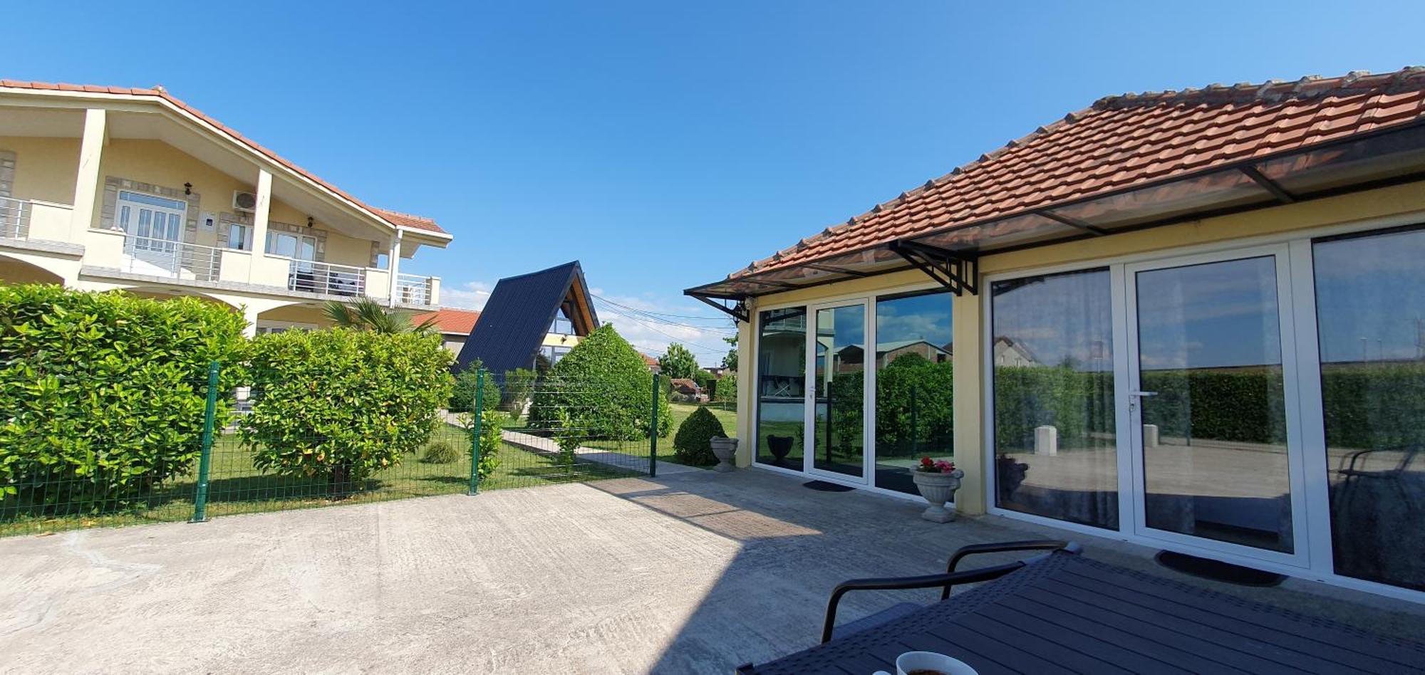 Cozzy Apartment Near The Aiport Podgorica Mitrovici  Exterior foto